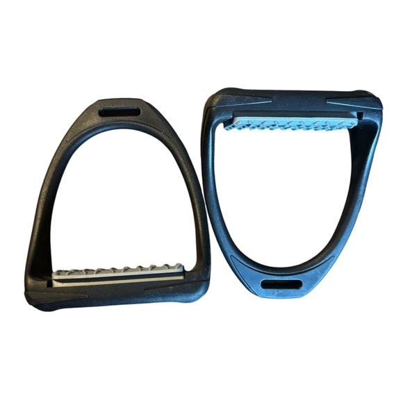 Compositi Wide Track Stirrups - Picture 2 of 9